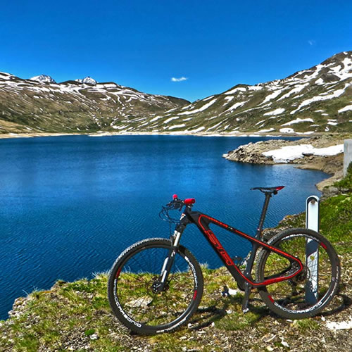 MTB GrigioCarbonio in montagna